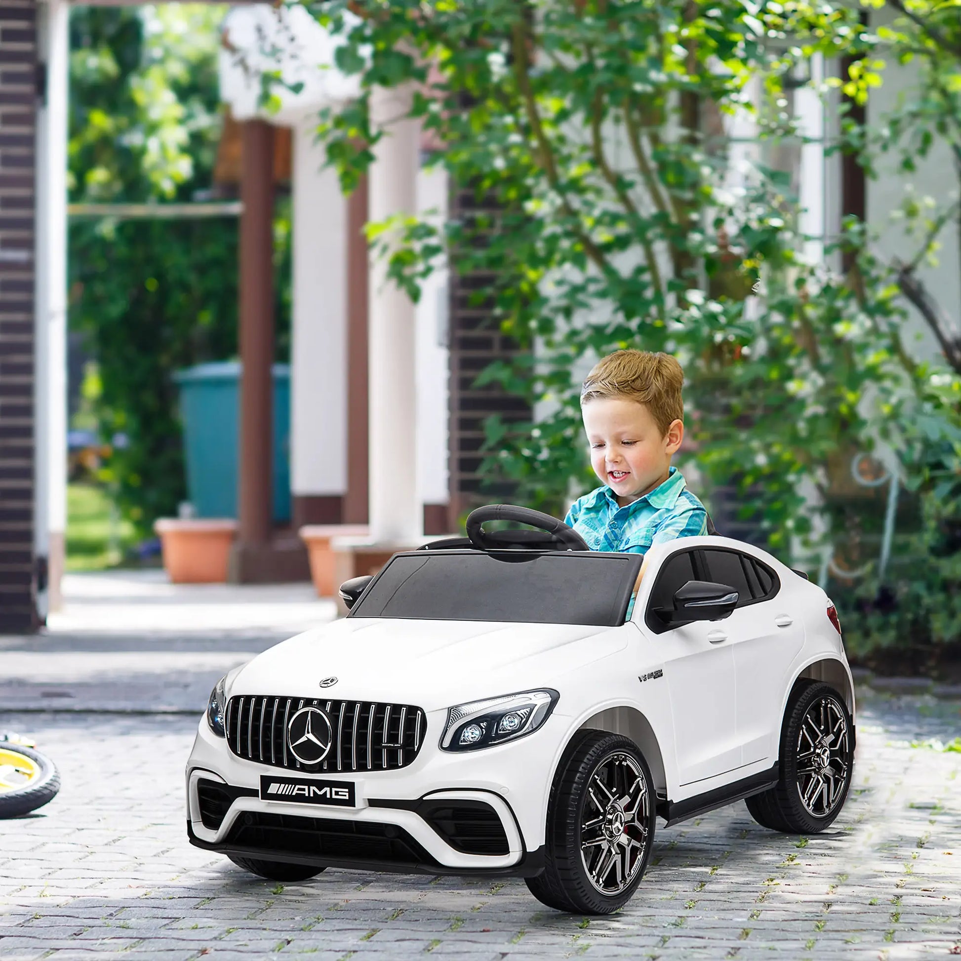 Kinderfahrzeug 12V Mercedes-Benz AMG GLC63S lizenzierter Elektroauto mit Fernbedienung Sicherheitsgurt 2 x 35W