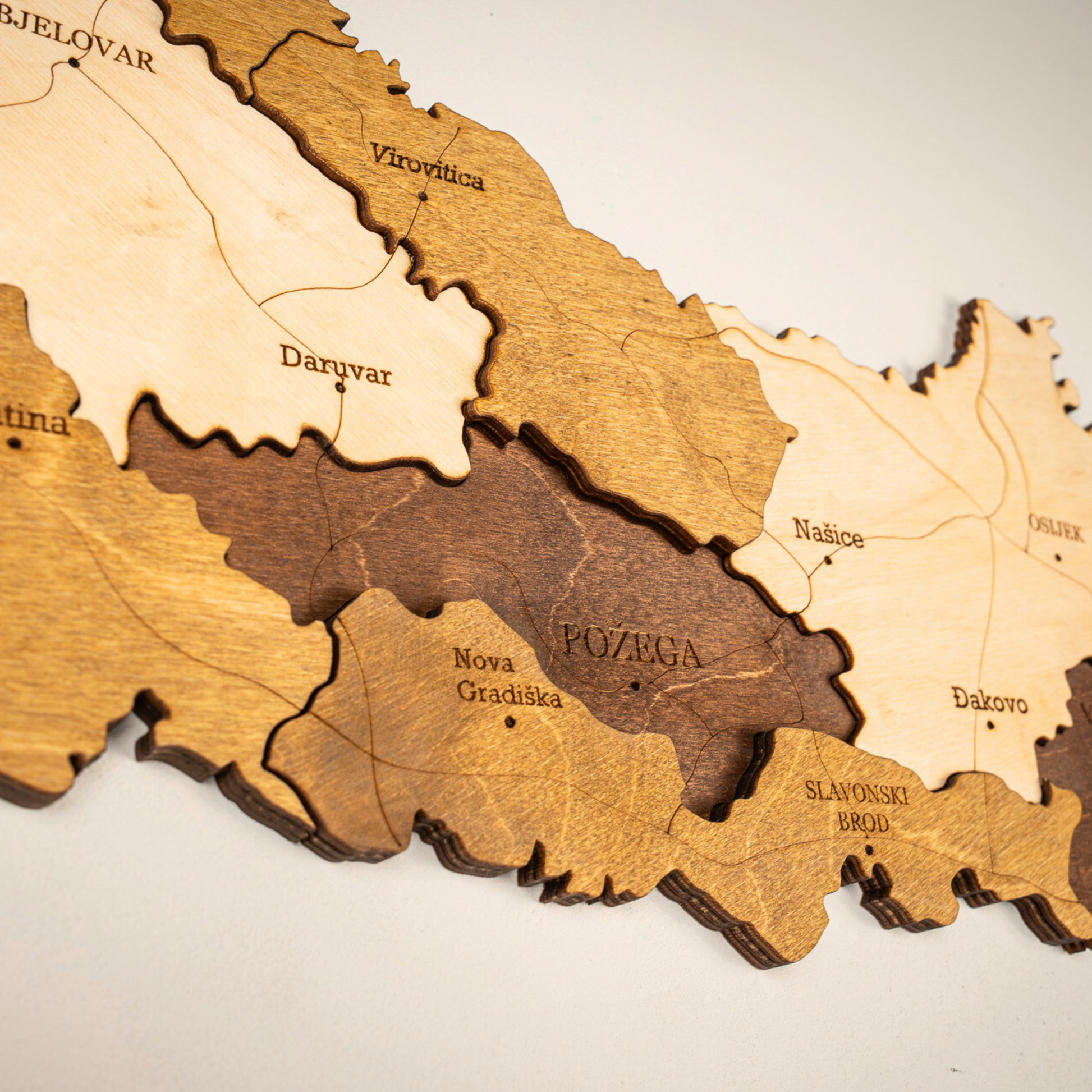 3D Holzkarte Kroatien – Handgefertigte Wanddeko mit Adriaküste & Inseln