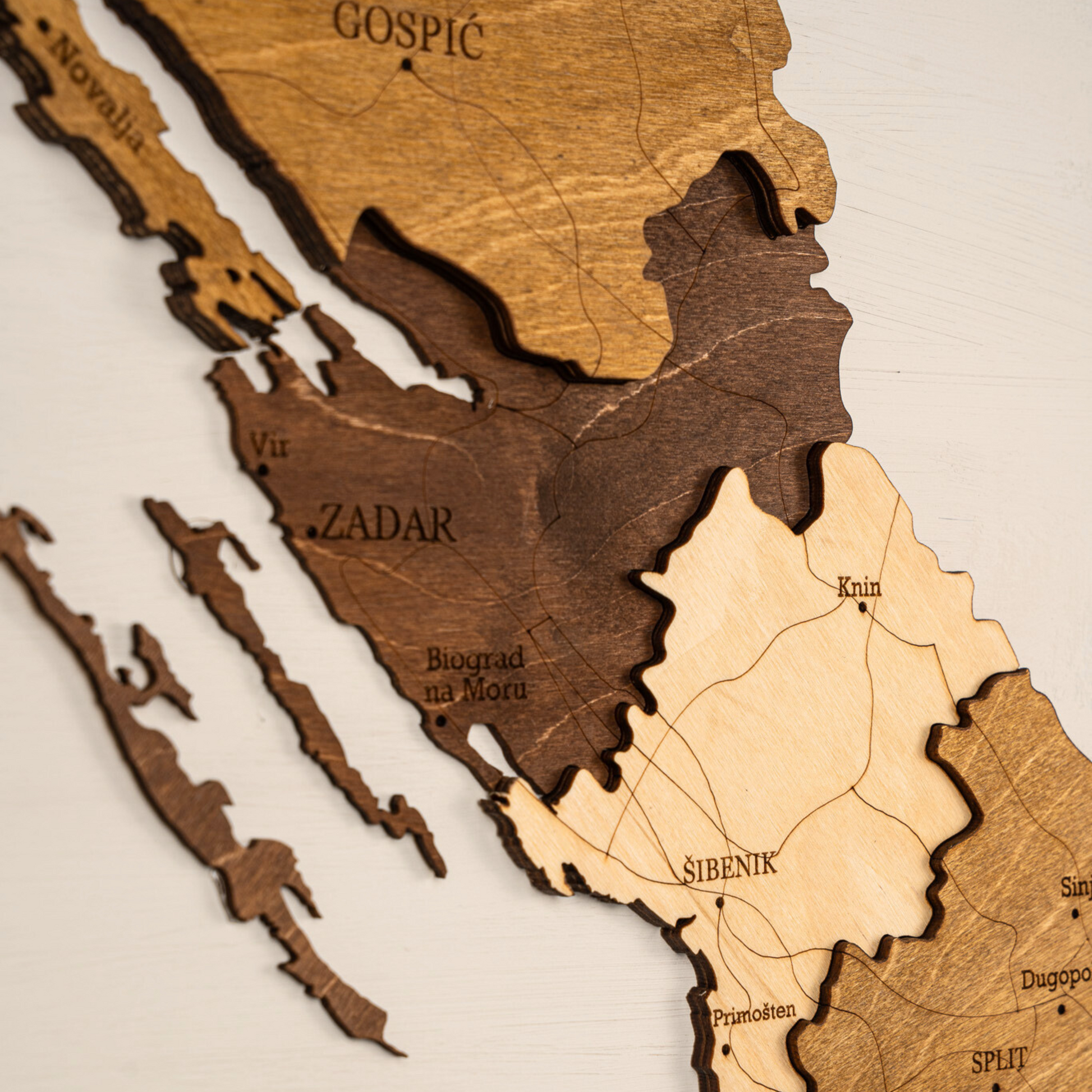 3D Holzkarte Kroatien – Handgefertigte Wanddeko mit Adriaküste & Inseln