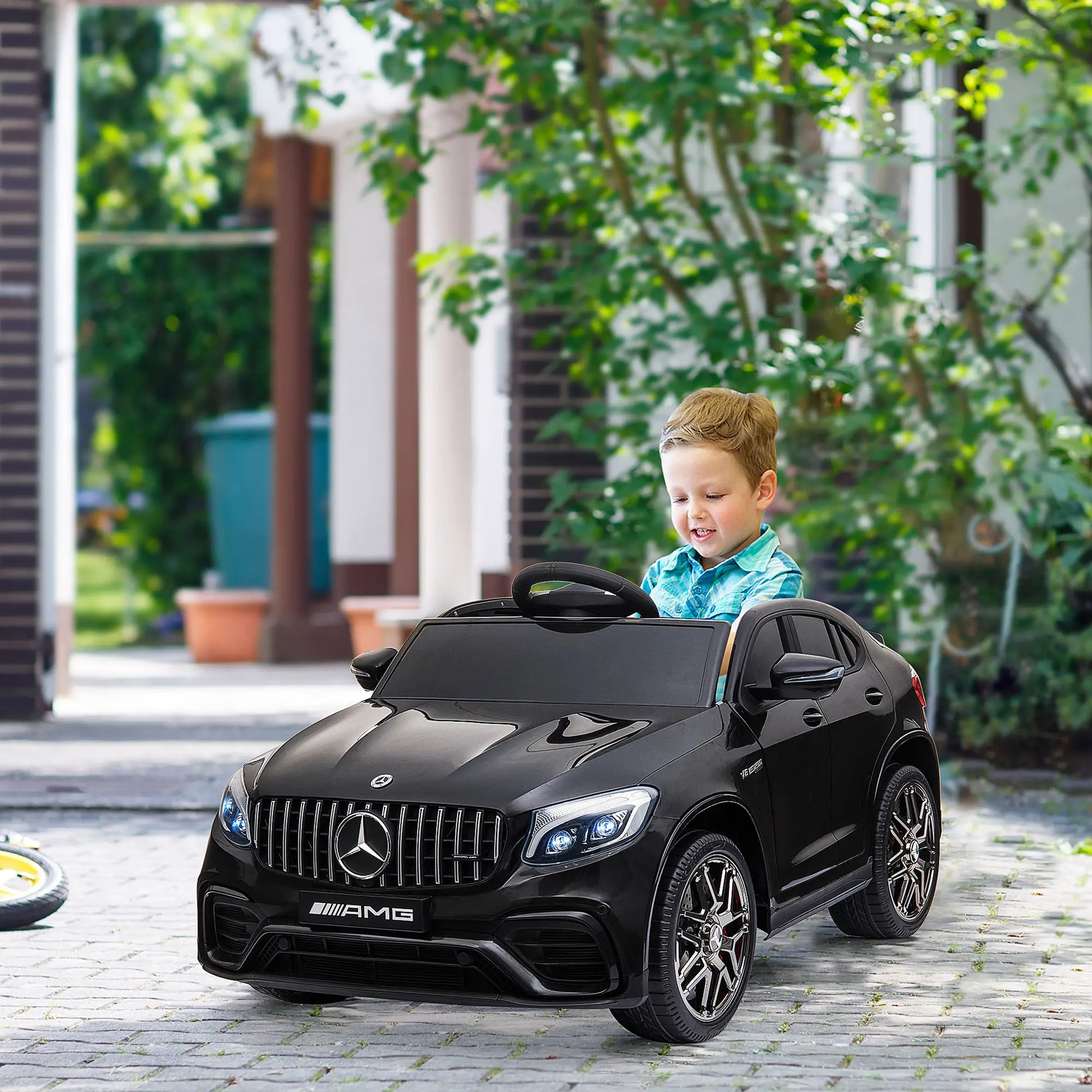 Kinderfahrzeug 12V Mercedes-Benz AMG GLC63S lizenzierter Elektroauto mit Fernbedienung Sicherheitsgurt 2 x 35W