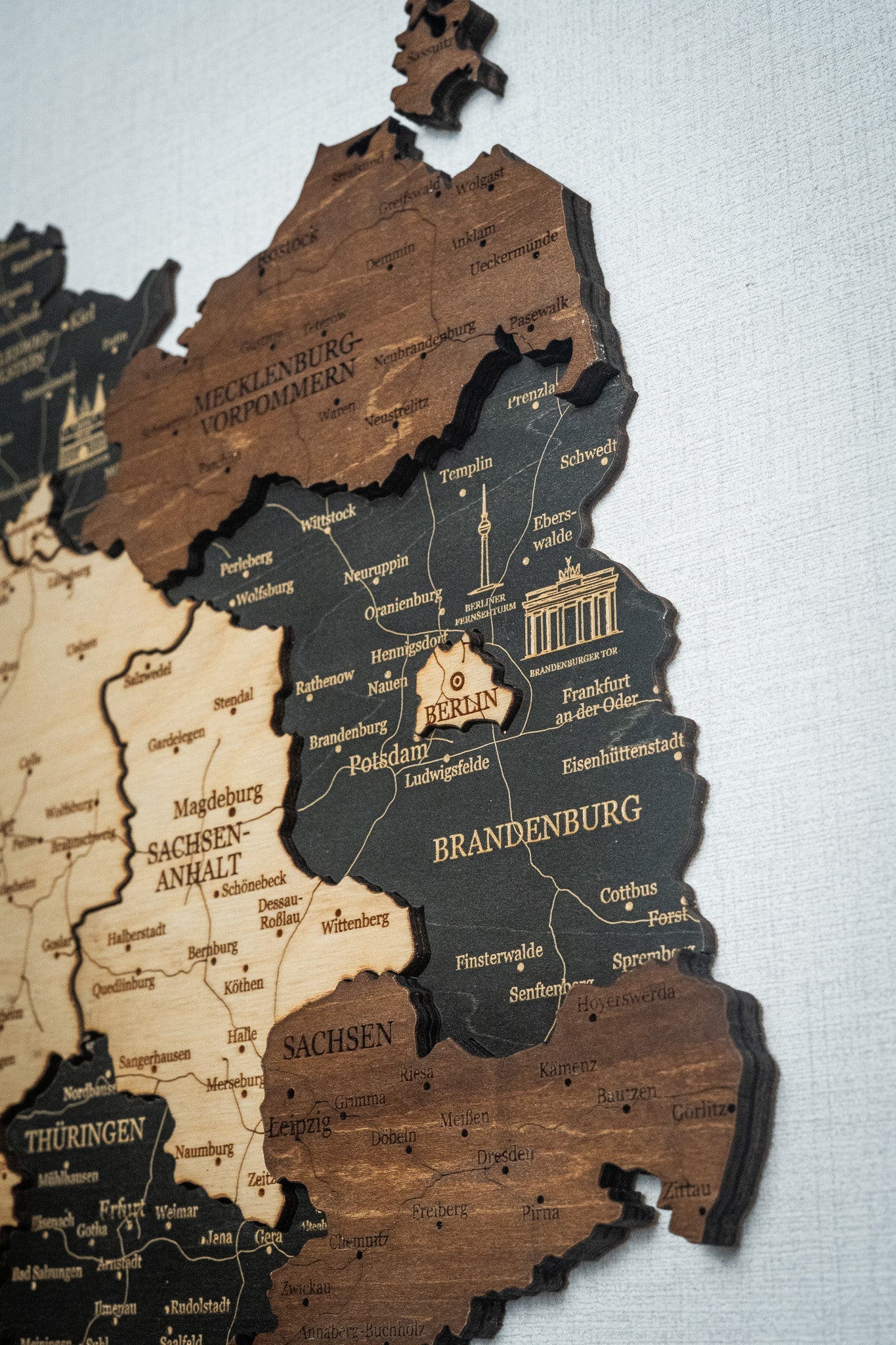3D Holzkarte Deutschland – Handgefertigte Wanddeko mit Städten & Grenzen