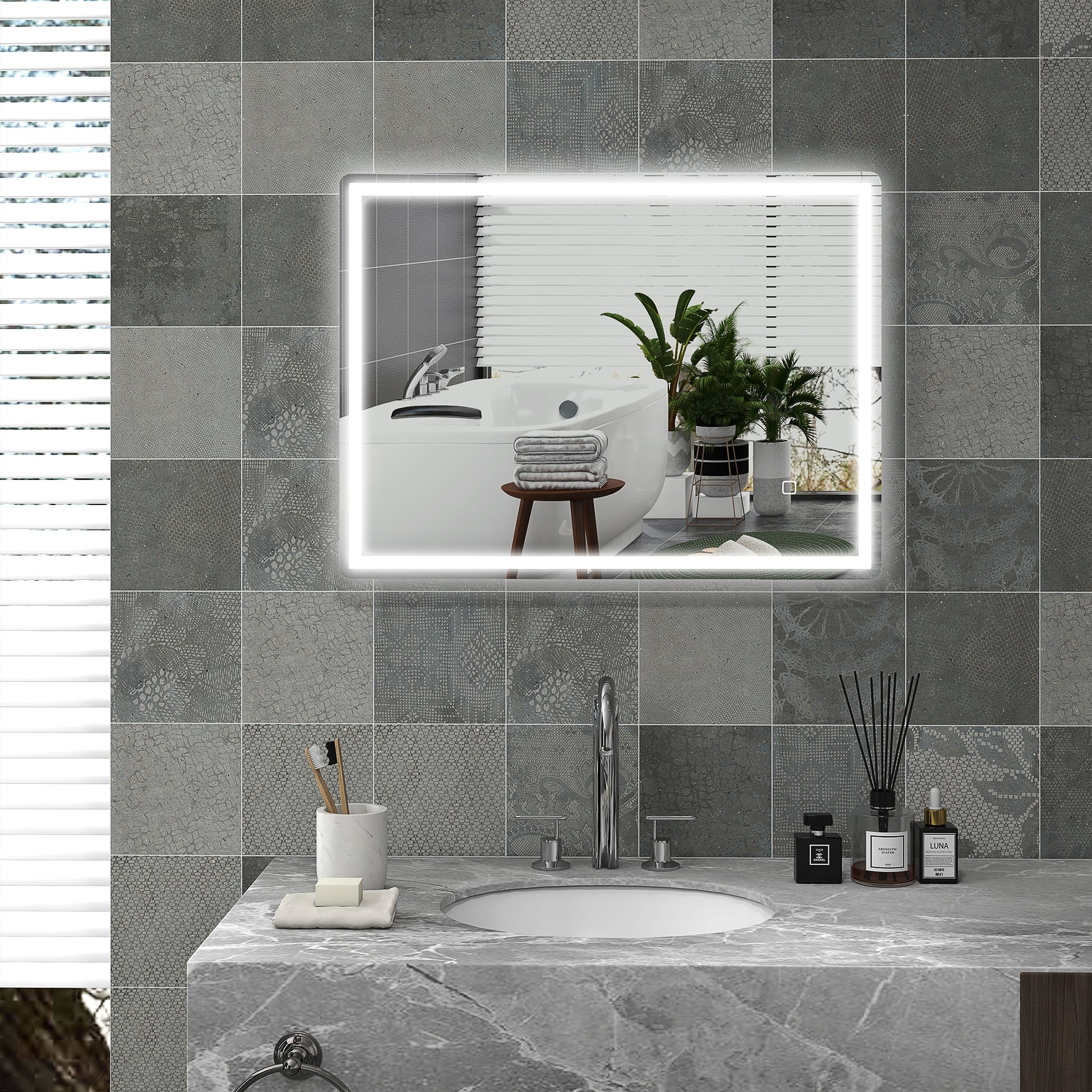 Badezimmerspiegel LED´s. Ber, gsschalter, Antibeschlagfunktion, 60 x 80 x 4 cm, Weiß