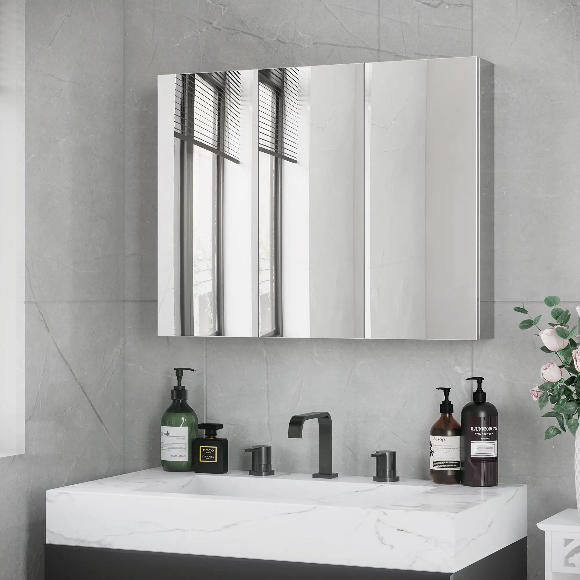 Spiegelschrank, 3 Spiegeltüren, 5 Innenböden, Edelstahl, Farbe: Silber, 70 x 12 x 55 cm