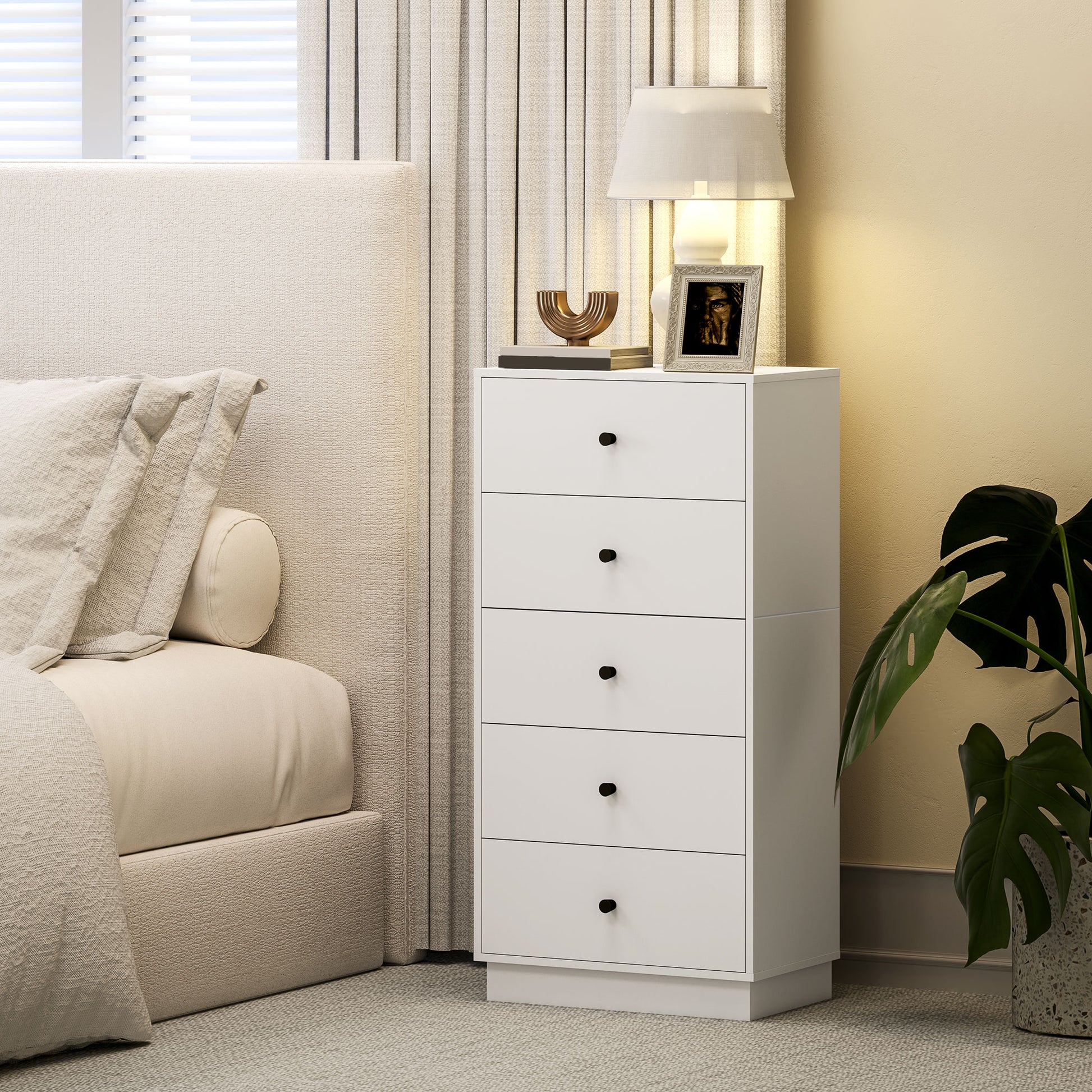 Kommode mit 5 Schubladen Schrank aus Holzwerkstoff im Modern Stil 47 x 29 x 95 cm Weiß